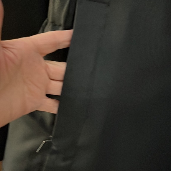 Avalanche black hooded jacket. Size Medium. - Picture 4 of 9